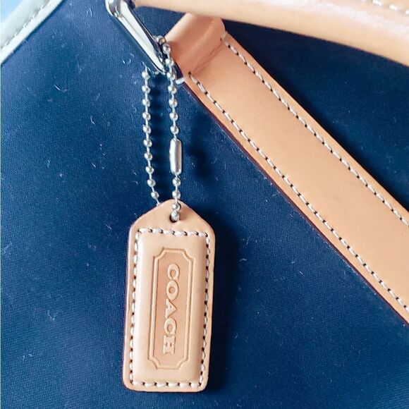 Coach Tote Bag - Picture 10 of 15